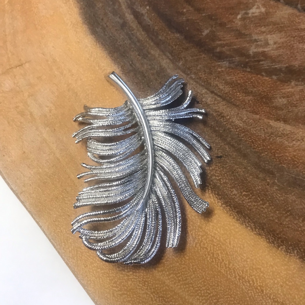 Pastelli Vintage Silvertone Feather Leaf Brooch